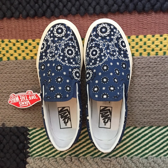 bandana print vans